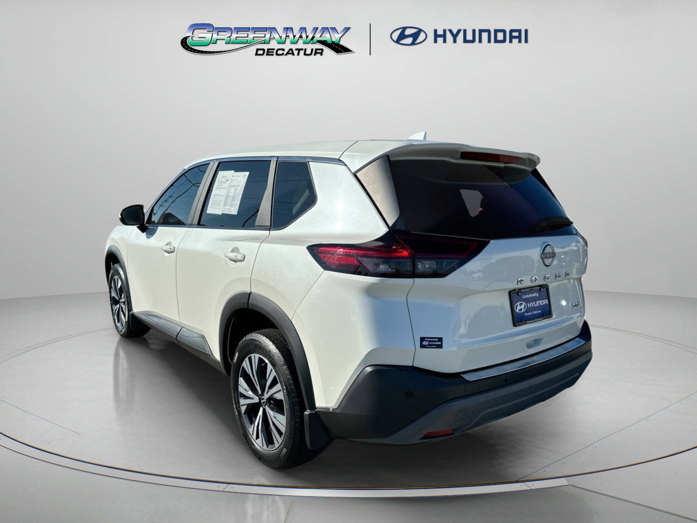Used 2023 Nissan Rogue SV FWD image 6