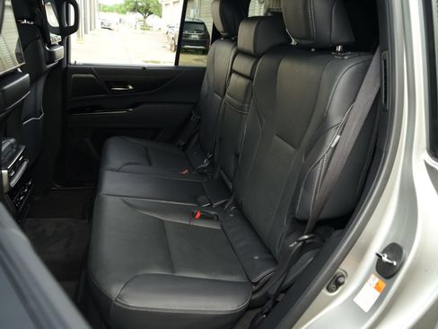 Used 2024 Lexus LX 600 4WD w/ Appearance Package image 20