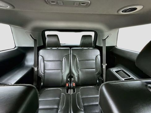 Used 2023 GMC Acadia SLT w/ Preferred Package AWD/4WD image 29