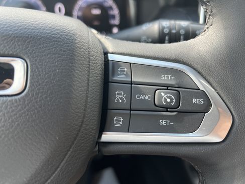 Used 2025 Jeep Compass Limited w/ High Altitude Package AWD/4WD image 24