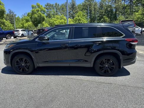 Used 2019 Toyota Highlander SE AWD/4WD image 4