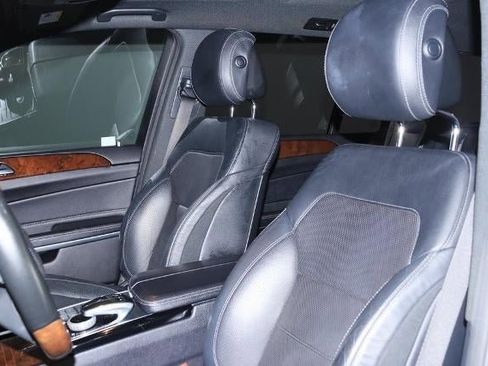 Used 2018 Mercedes-Benz GLS 550 4MATIC w/ Driver Assistance Package image 18