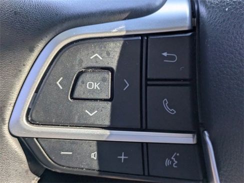 Used 2023 Toyota Highlander Bronze Edition image 28