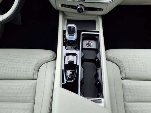 New 2026 Volvo XC60 T8 Ultra w/ Climate Package AWD/4WD image 20