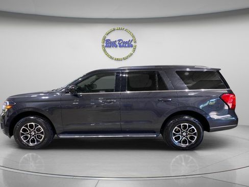 Used 2022 Ford Expedition XLT AWD/4WD image 2