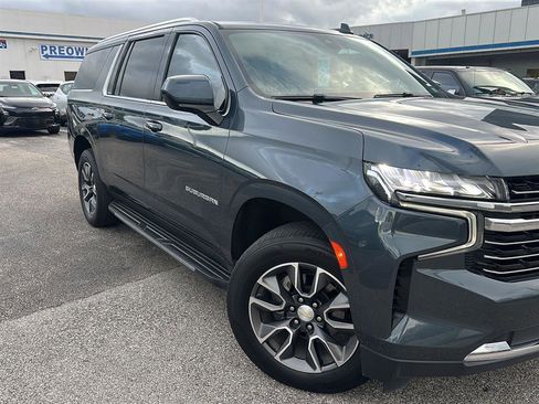 Used 2021 Chevrolet Suburban LT RWD image 1
