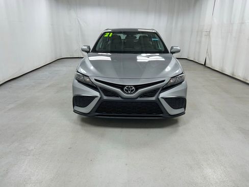 Used 2021 Toyota Camry SE w/ Cold Weather Package image 3