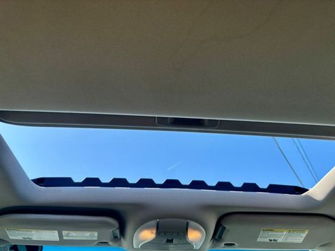 Used 2015 INFINITI QX60 AWD w/ Premium Package image 30