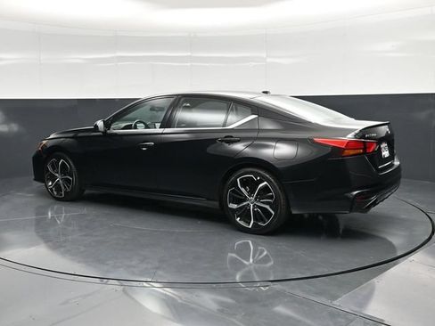 Used 2024 Nissan Altima 2.5 SR FWD image 9