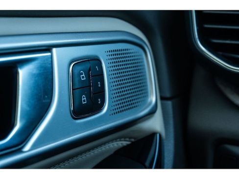 Used 2021 Ford Explorer Platinum w/ Equipment Group 601A image 31