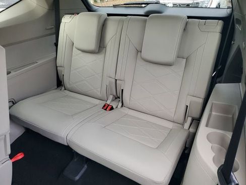 New 2026 Volkswagen Atlas SE image 11