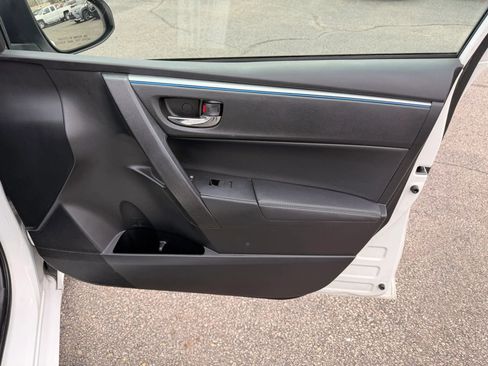 Used 2014 Toyota Corolla S image 22