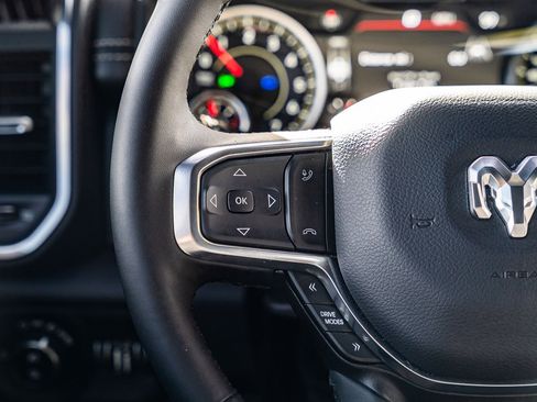 Used 2025 RAM 1500 Laramie image 27