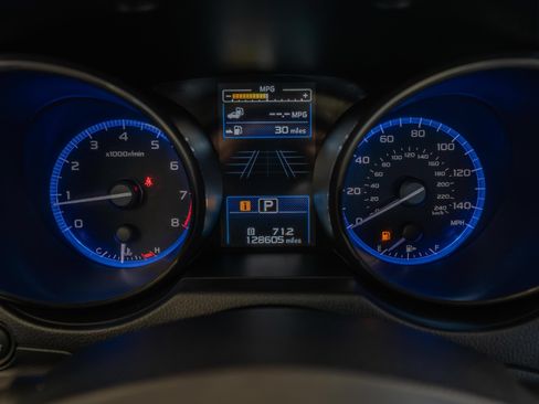 Used 2015 Subaru Legacy 2.5i Premium AWD/4WD image 10