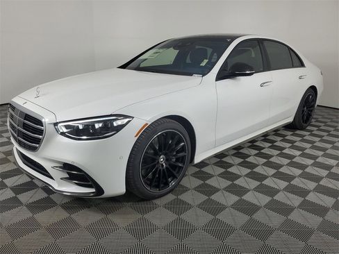 Used 2025 Mercedes-Benz S 580 4MATIC Sedan image 4