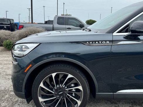 Used 2023 Lincoln Aviator Reserve w/ Equipment Group 201A RWD image 2