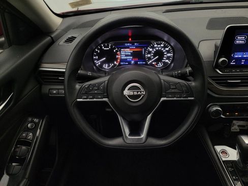 Used 2023 Nissan Altima 2.5 SV FWD image 22