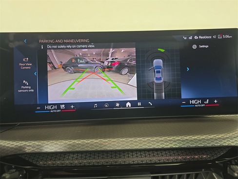 New 2026 BMW 330i xDrive Sedan w/ M Sport Package image 23