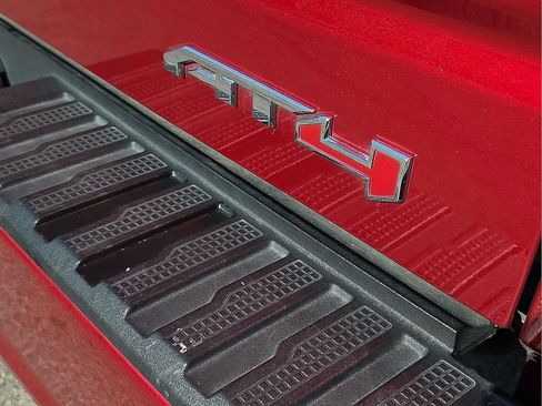 Certified 2022 GMC Sierra 1500 AT4 w/ AT4 Premium Package image 8