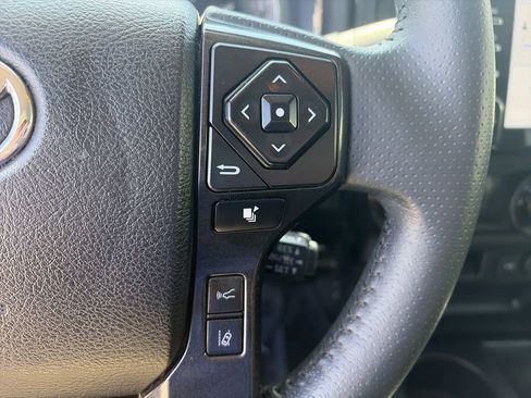 Used 2021 Toyota 4Runner Venture AWD/4WD image 22