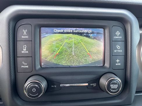 Used 2018 Jeep Wrangler Sport image 18