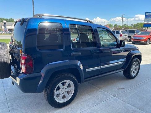 Used 2005 Jeep Liberty Limited AWD/4WD image 9