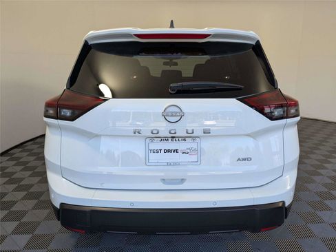 Used 2026 Nissan Rogue S AWD/4WD image 7