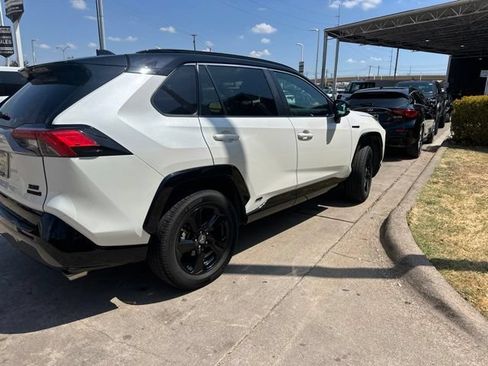 Used 2019 Toyota RAV4 XSE AWD/4WD image 4