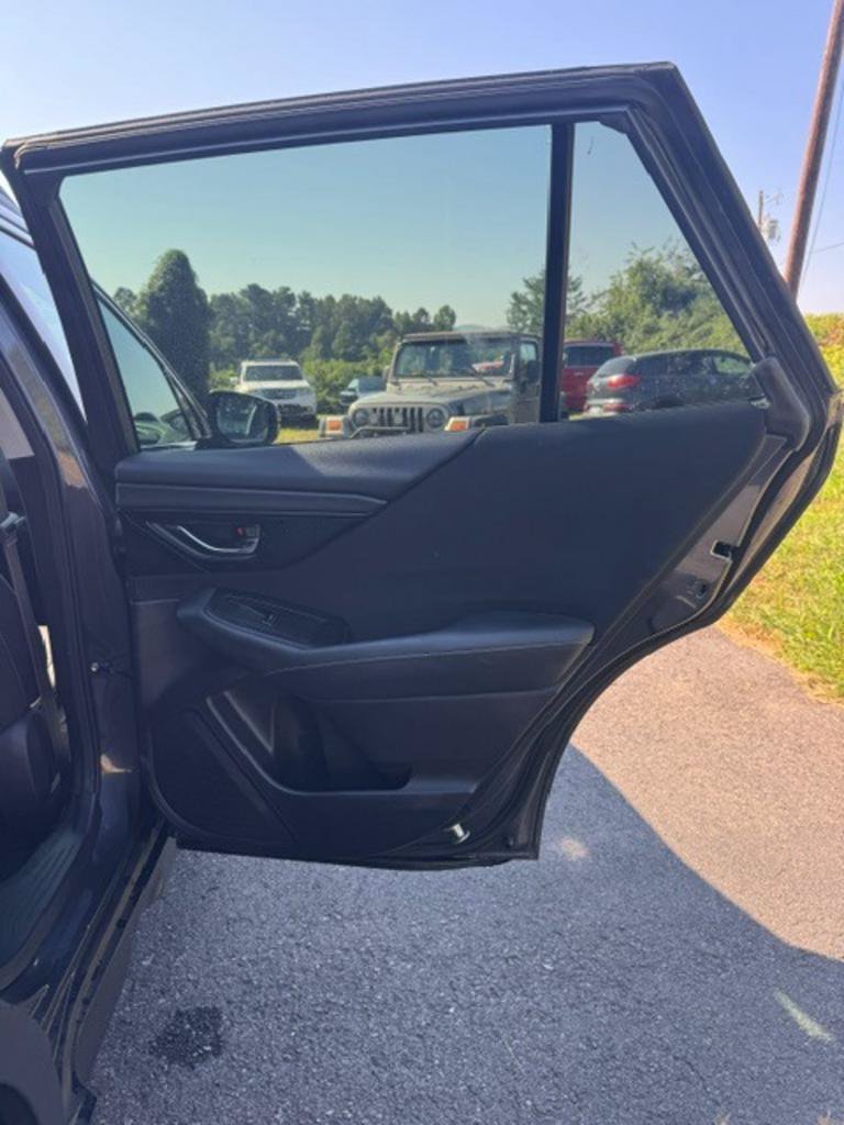 Used 2023 Subaru Outback Premium AWD/4WD image 13