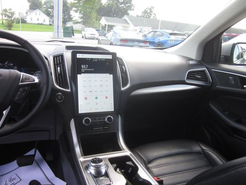 Used 2024 Ford Edge SEL AWD/4WD image 12
