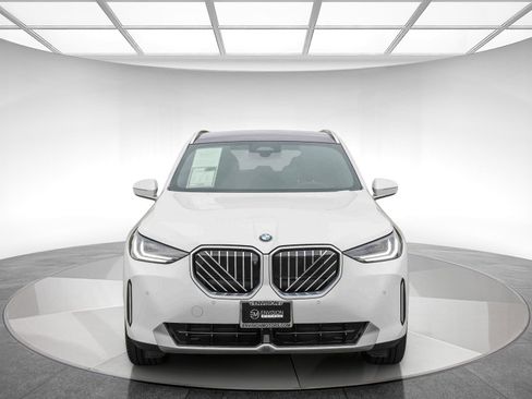 Used 2025 BMW X3 xDrive30i w/ Premium Package AWD/4WD image 6
