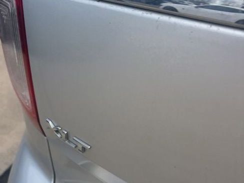 Used 2013 Ford Explorer XLT image 30