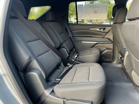 Used 2026 Chevrolet Traverse LT w/ Driver Confidence Package image 22