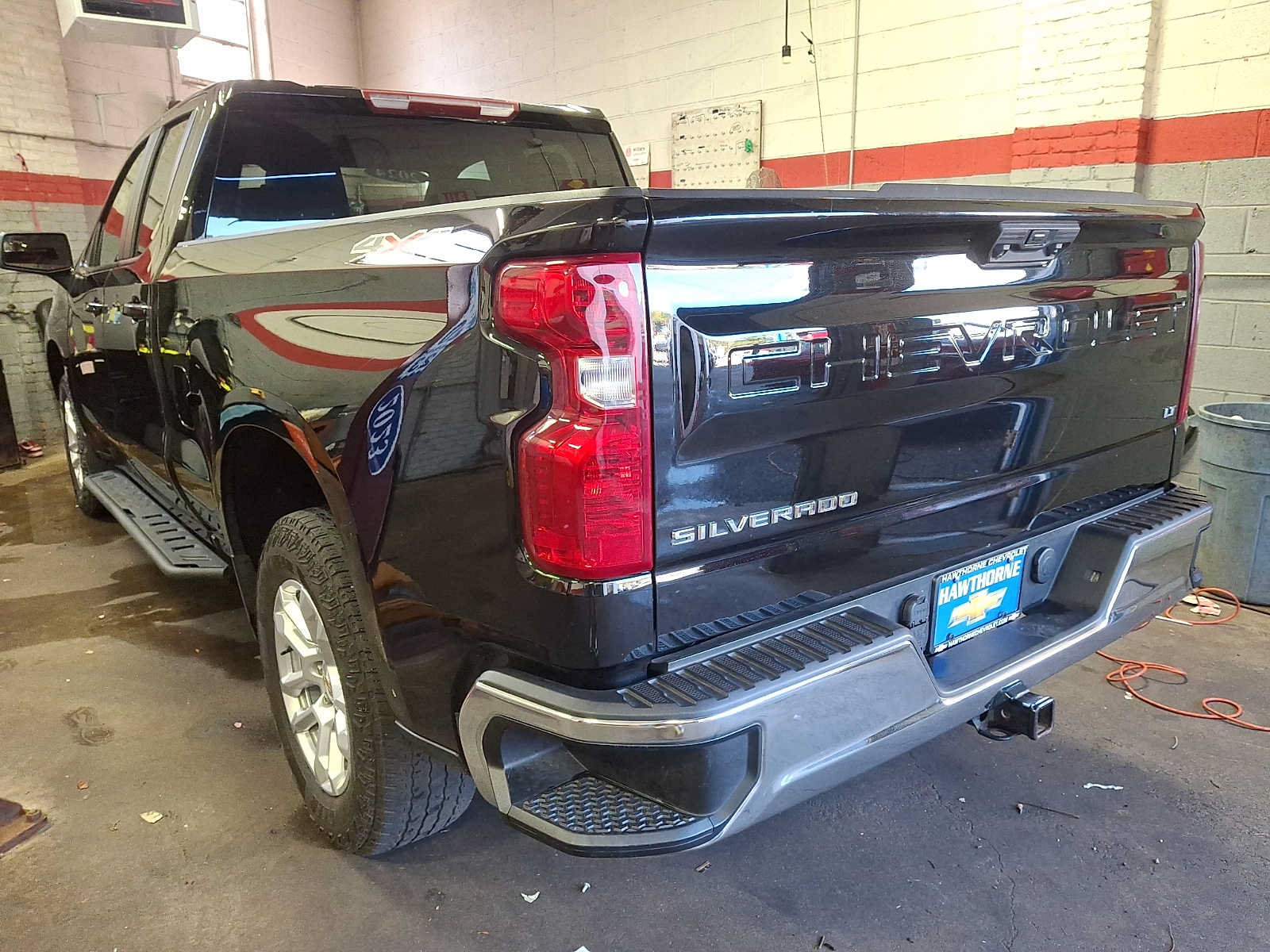 Certified 2024 Chevrolet Silverado 1500 LT AWD/4WD image 2
