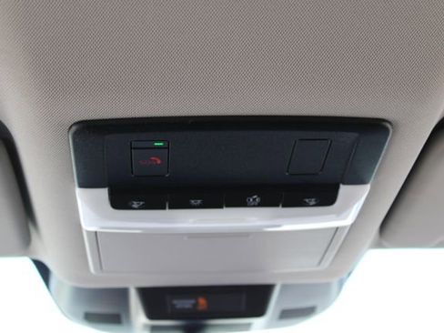 Used 2023 Nissan Rogue SV image 15