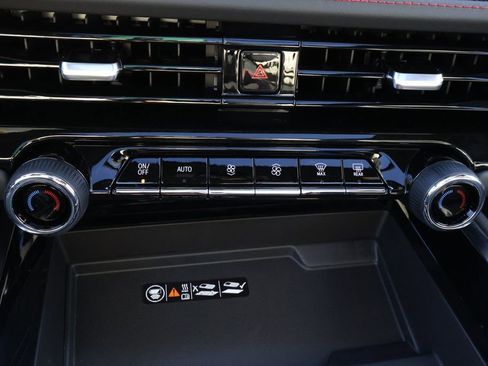 New 2026 Chevrolet Suburban RST image 31