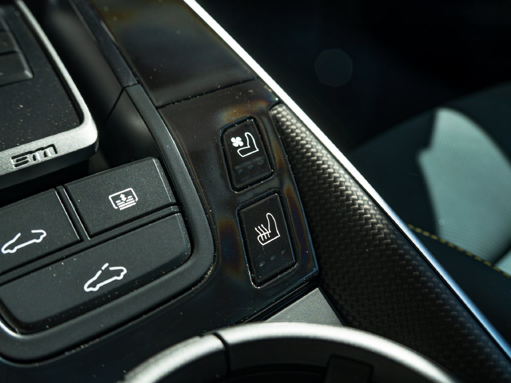 Certified 2023 Porsche 911 Turbo S AWD/4WD image 17