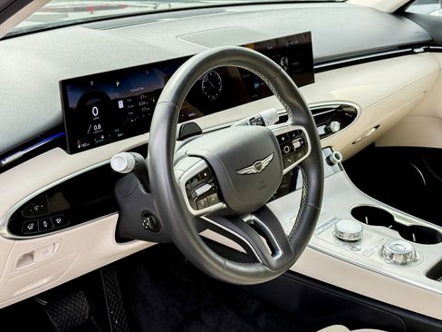 Used 2026 Genesis GV70 2.5T Select image 3