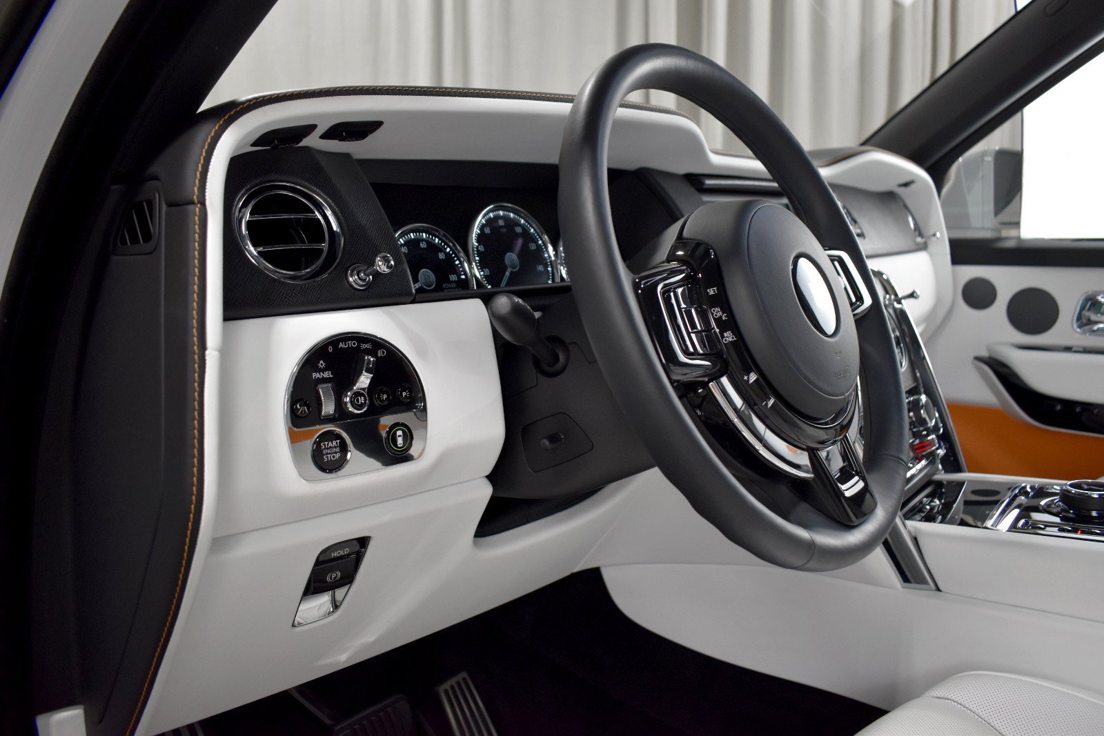 Certified 2023 Rolls-Royce Cullinan AWD/4WD image 21