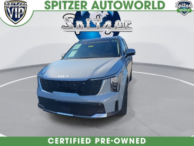 Certified 2025 Kia Sorento EX w/ Panoramic Sunroof Package AWD/4WD image 3