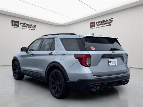 Used 2020 Ford Explorer ST w/ ST Street Pack image 5