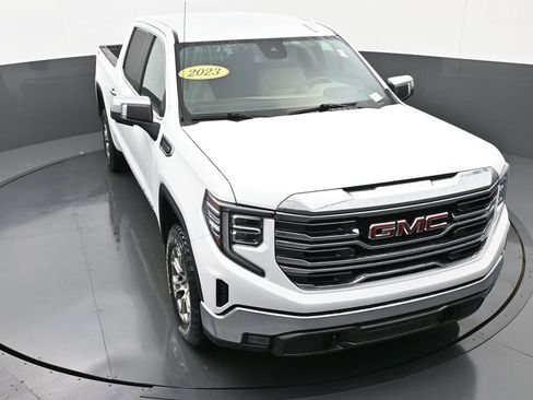 Used 2023 GMC Sierra 1500 SLT image 42