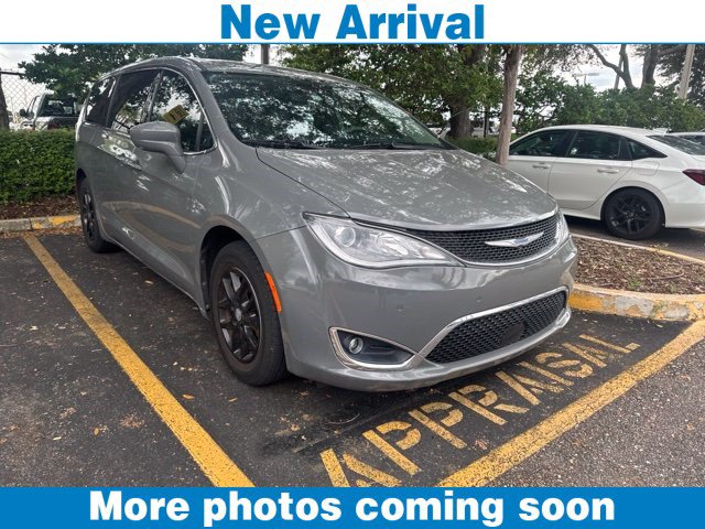 Used 2020 Chrysler Pacifica Touring w/ Advanced Safetytec Group FWD image 1
