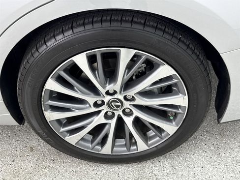 Used 2019 Lexus ES 350 Luxury image 49