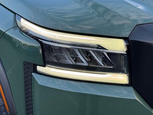 Used 2024 Nissan Frontier PRO-4X w/ Off-Road Protection Package image 9