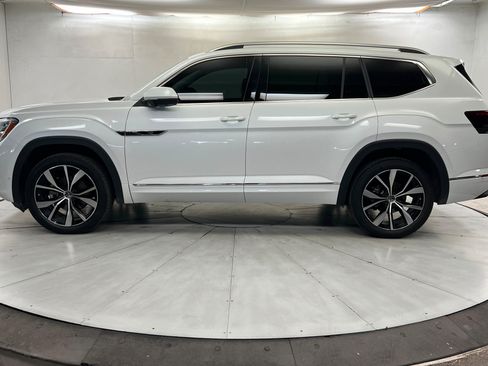 Used 2024 Volkswagen Atlas SEL Premium R-Line AWD/4WD image 2
