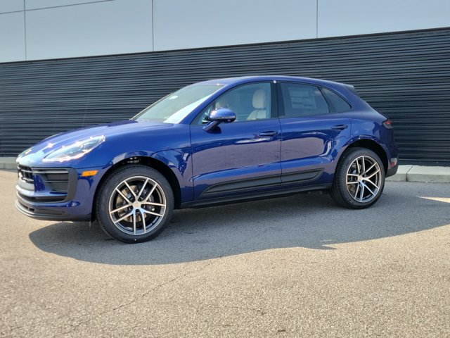 Used 2026 Porsche Macan AWD/4WD image 2