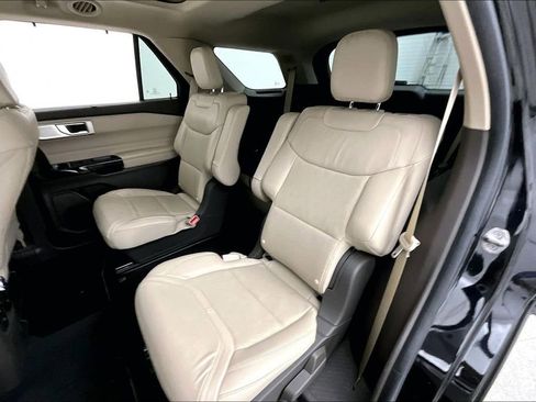 Used 2022 Ford Explorer Platinum w/ Equipment Group 601A image 35