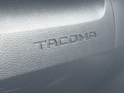 Used 2022 Toyota Tacoma TRD Off-Road w/ Technology Package RWD image 25
