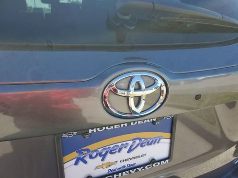 Used 2019 Toyota Highlander XLE image 6